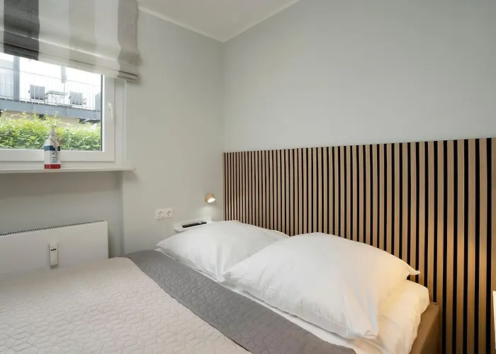 Waldstrasse 8 Kuestenblau