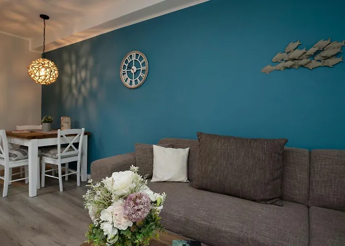 Waldstrasse 8 Kuestenblau *