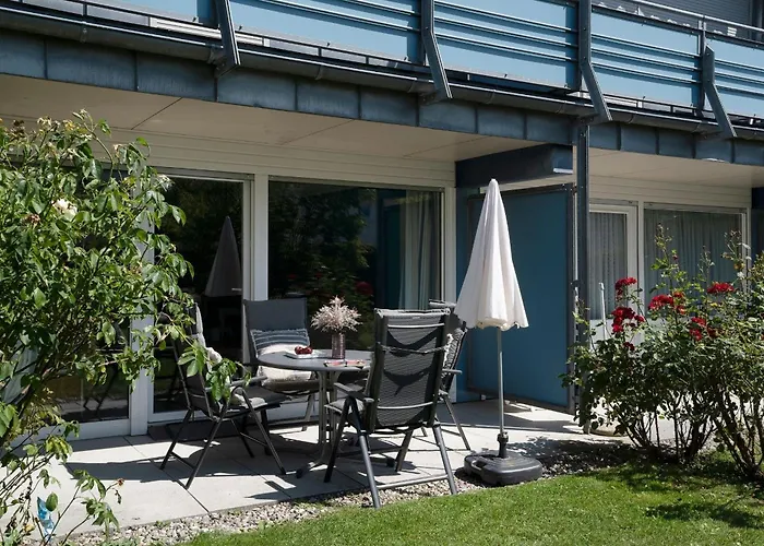 Waldstrasse 8 Kuestenblau